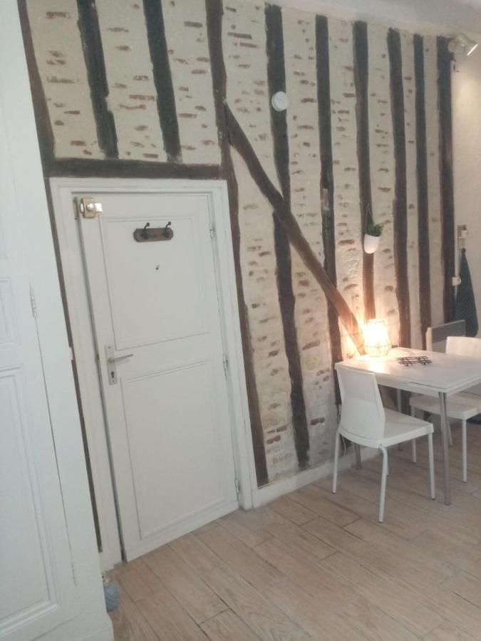 Les Amandiers Apartment Tours Bagian luar foto